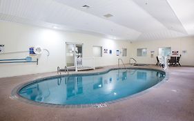 Red Roof Inn Plus+ & Suites Savannah - I-95